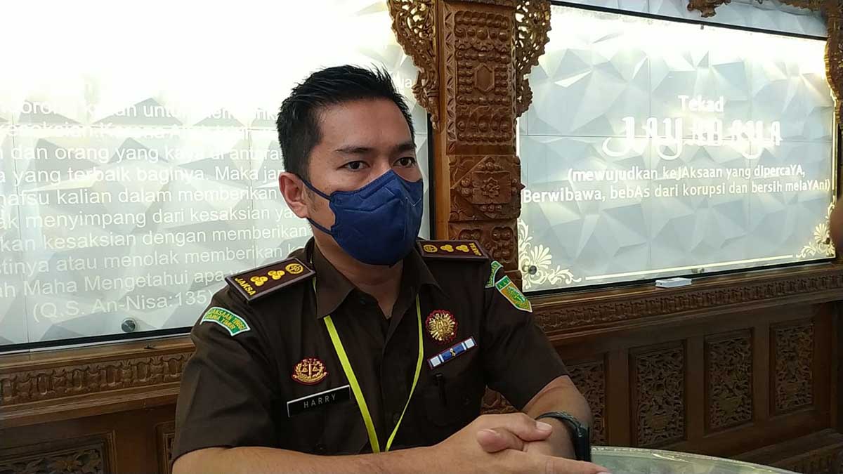 Kasi Intelijen Kejari Kota Kediri, Harry Rachmad. (Memo X/aji) - Kejari Terus Kembangkan Kasus Kredit Macet BPR Kota Kediri