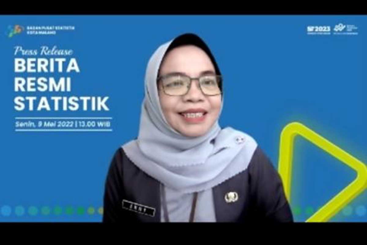 Kepala BPS Kota Malang, Erny Fatma Setyoharini, menyampaikan rilis inflasi Kota Malang secara Daring. (ws5) - BPS Sebutkan Inflasi Kota Malang April 2022 Tertinggi di Jawa Timur - Andil Kelompok Pengeluaran Transportasi dan Makanan, Minuman dan Tembakau Tertinggi