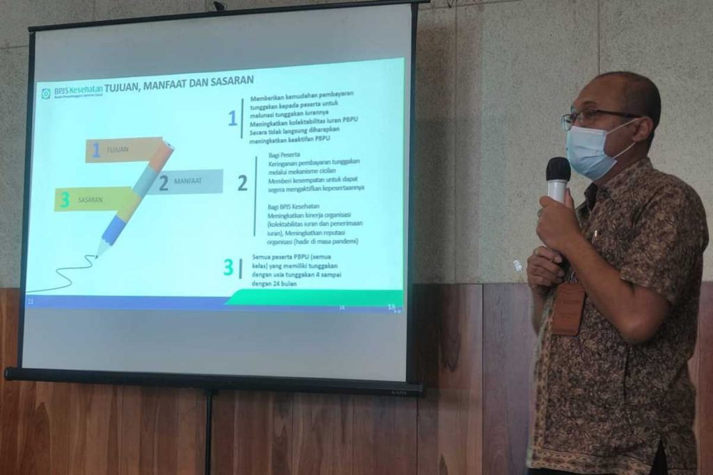 Kepala Bidang Penagihan dan Keuangan, Candra Firdaus menjelaskan program REHAB. (rhd) - BPJS Kesehatan Berikan Program REHAB, Solusi Bayar Tunggakan Iuran JKN-KIS