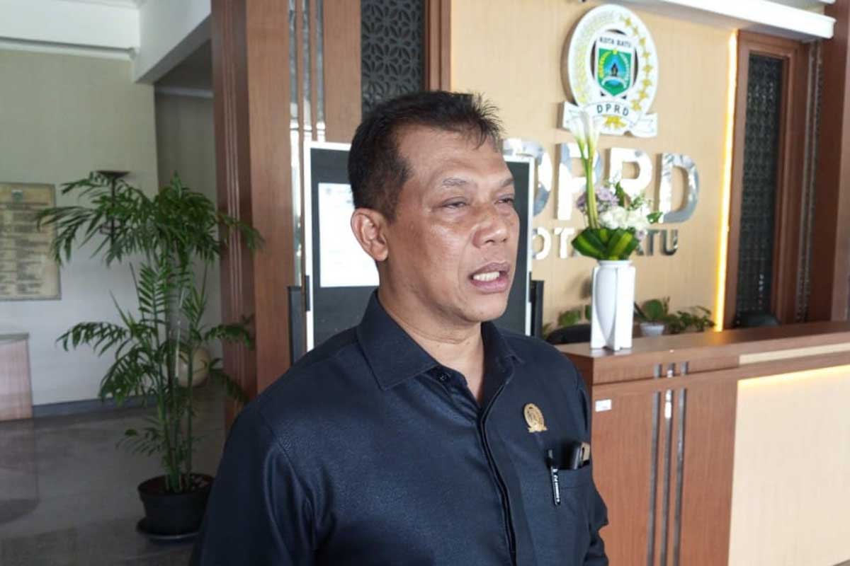 Ketua Komisi C DPRD Kota Batu, Khamim Tohari. (dik) - Ketua Komisi C Minta Sungai Paron Segera Dinormalisasi - Pendangkalan Sebabkan Banjir