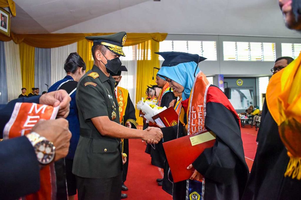 Pangdam V/Brawijaya Hadiri Rapat Terbuka Senat Universitas Merdeka Malang