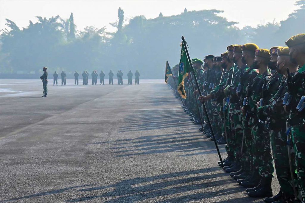 Pangdam V/Brawijaya Pimpin Upacara 17-an di Lapangan Brawijaya