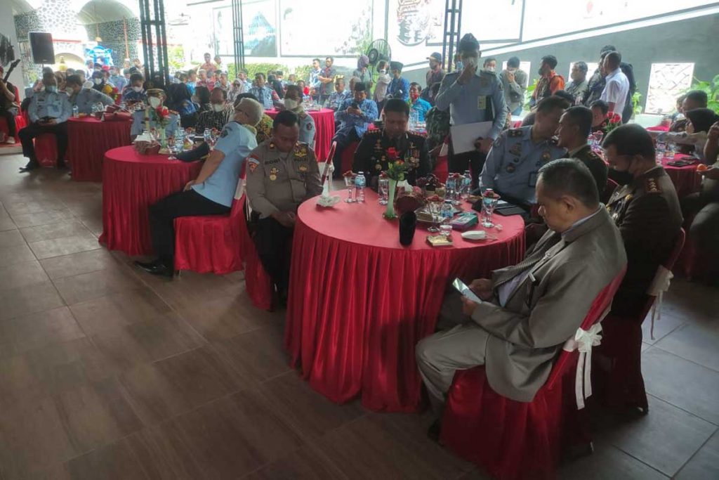 Para tamu undangan yang hadir dalam Sertijab Kalapas Kelas I Malang. (rhd) - Tongkat Komando Kalapas Kelas I Malang Berpindah, Heri Azhari Gantikan Danang Yudiawan