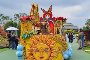 Parade kereta bunga di Batu Love Garden. (ist) - Lalu Lintas Padat Merayap Selama Libur Lebaran, Pengaruhi Minat Wisata Pemudik