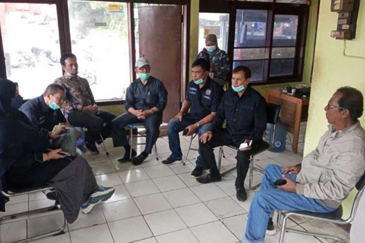 Pemenang Lelang Bongkar Pasar H Zubaidi saat menerima kunjungan Komisi B DPRD Batu awal tahun lalu. (dik) - Kerugian Pemenang Lelang Bongkar Pasar Diganti Lewat PAK