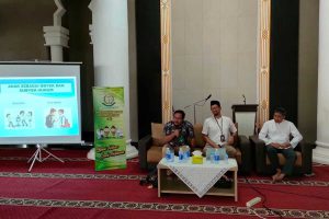 Personel Kejari Batu sedang memberikan edukasi hukum. (Ist) - Kupas Potensi Pelanggaran Hukum di Pondok - Program Jaksa Masuk Pesanten