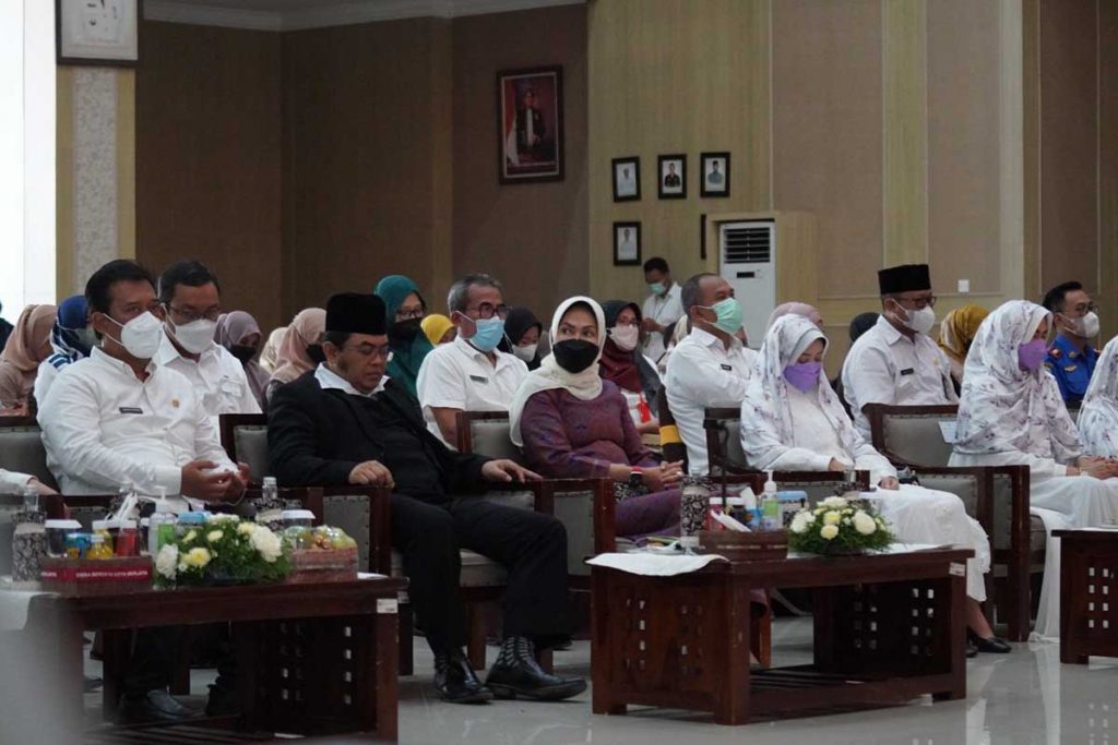 Sekda Kota Batu bersama beberapa Kepala OPD di Lingkungan Pemkot Batu. (ist) - Peran Penting DWP Dukung Suami sebagai ASN - DWP Kota Batu Gelar Halal Bihalal 1443H