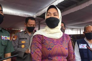 Wali Kota Batu Dewanti Rumpoko. (dik) - Kebijakan Boleh Lepas Masker, Wali Kota Batu Segera Keluarkan Surat Edaran
