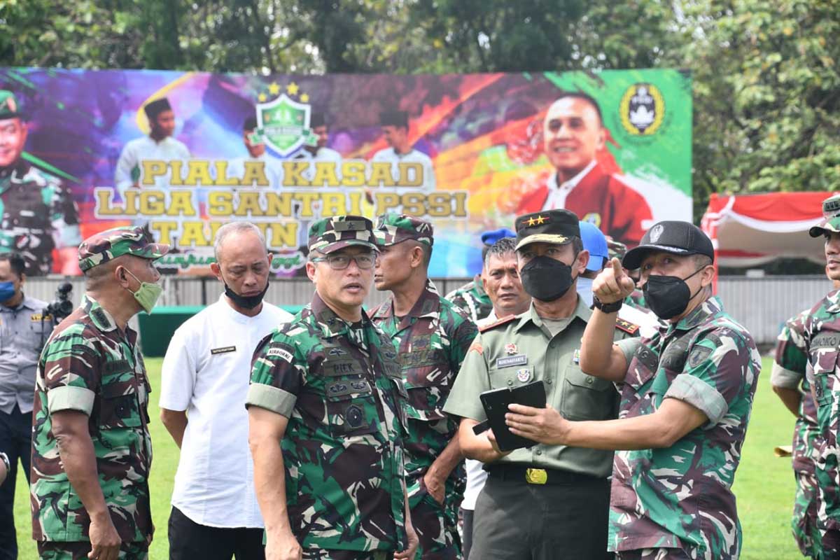 Danrem 082/CPYJ Dampingi Pangdam V Brawijaya Tinjau Kesiapan Stadion Merdeka