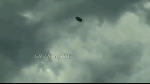 Penampakan benda aneh di langit Malang. (ist) - Penjelasan BMKG Soal Benda Aneh di Langit Malang