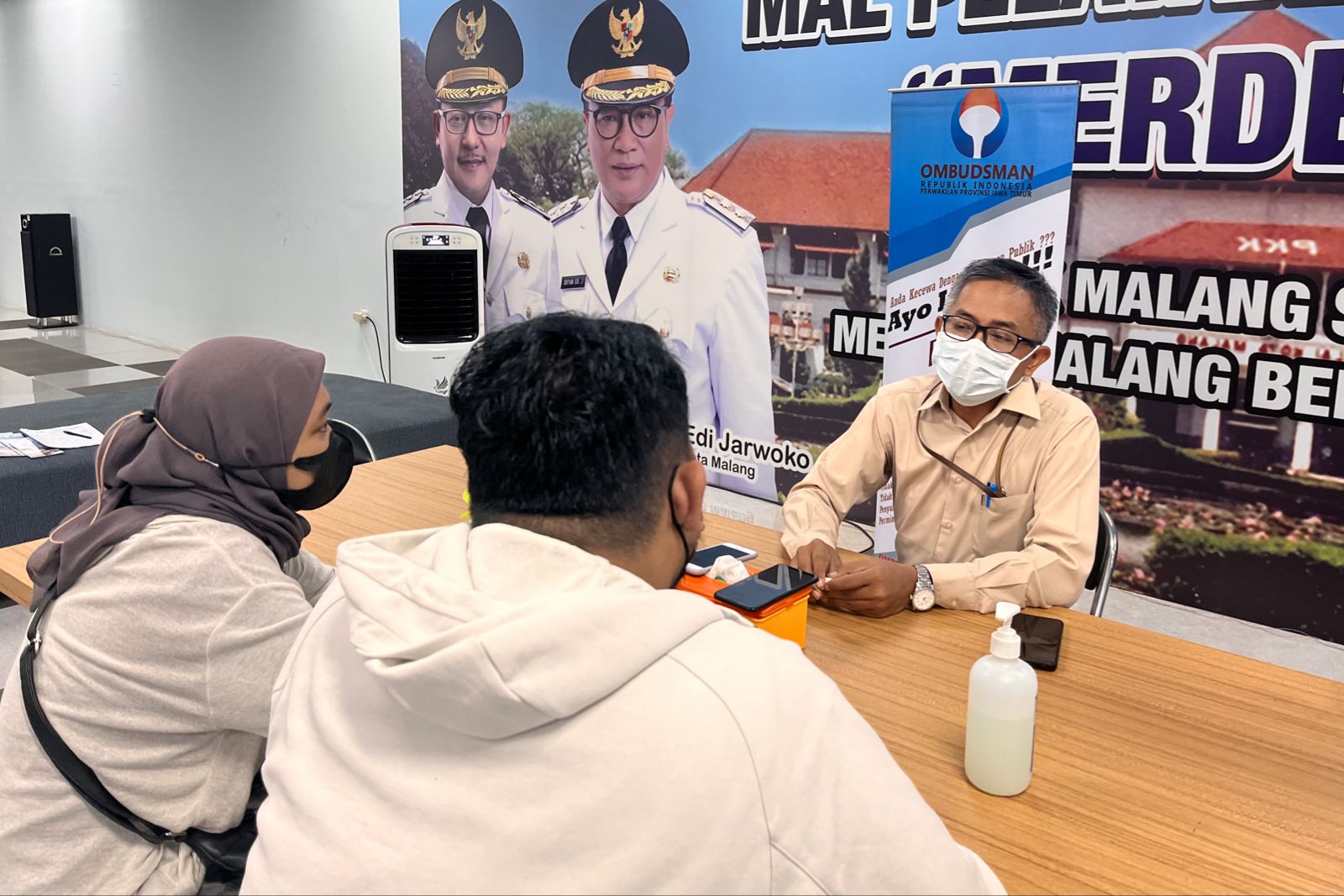 Ilustrasi masyarakat Kota Malang, yang melaporkan adanya maladministrasi pelayanan publik kepada Ombudsmasn Jatim. (bim)