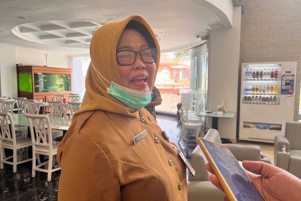 Kabid Koperasi Diskopindag Kota Malang, I Woja Kullu, saat menjawab pertanyaan awak media. (bim) - Diskopindag Kota Malang Gelar Pelatihan SKKNI Tingkatkan Kompetensi SDM Koperasi
