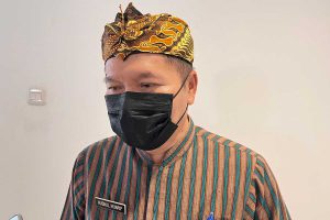 Kadinkes Kota Malang, Husnul Muarif, saat menjawab pertanyaan awak media. (bim) - Kadinkes Kota Malang: Kenali Gejala Hepatitis Akut Misterius