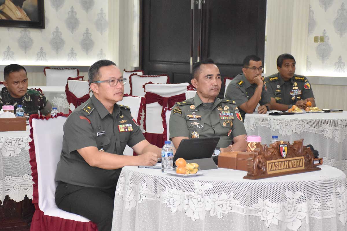 Kasdam V/Brawijaya Ikuti Vidcon Tentang Penanganan Penyakit Mulut dan Kuku pada Hewan Ternak