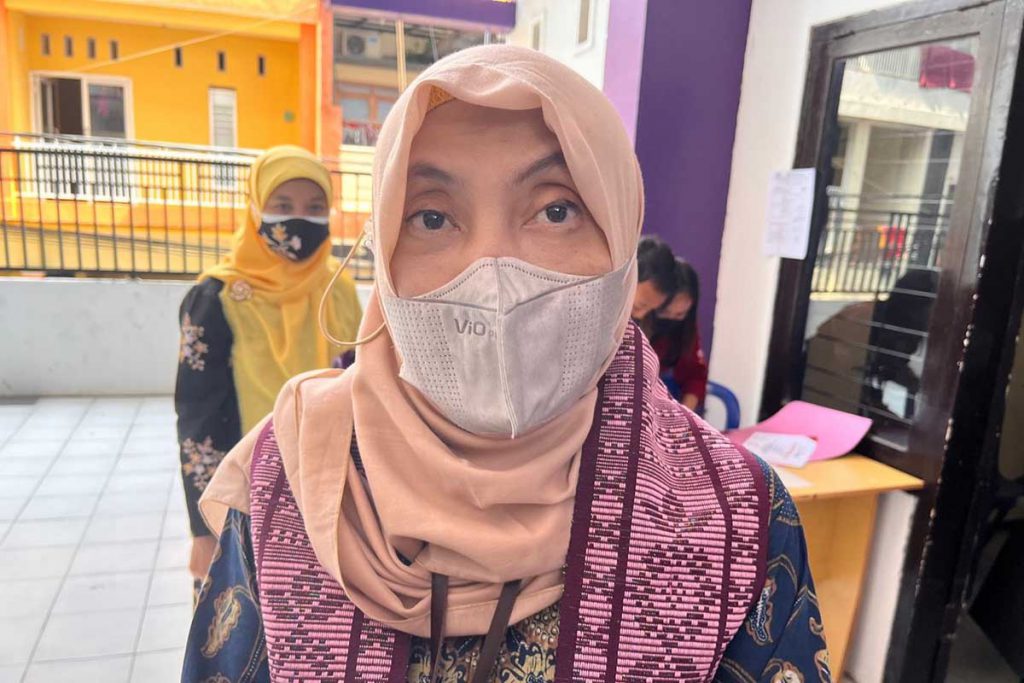 Kepala Dinas Koperasi dan UKM Provinsi Jawa Timur, Dr Andromeda Qomariah saat menjawab pertanyaan awak media. (bim) - Komitmen Wujudkan Kota Kreatif, Pemkot Malang Fasilitasi Generasi Muda