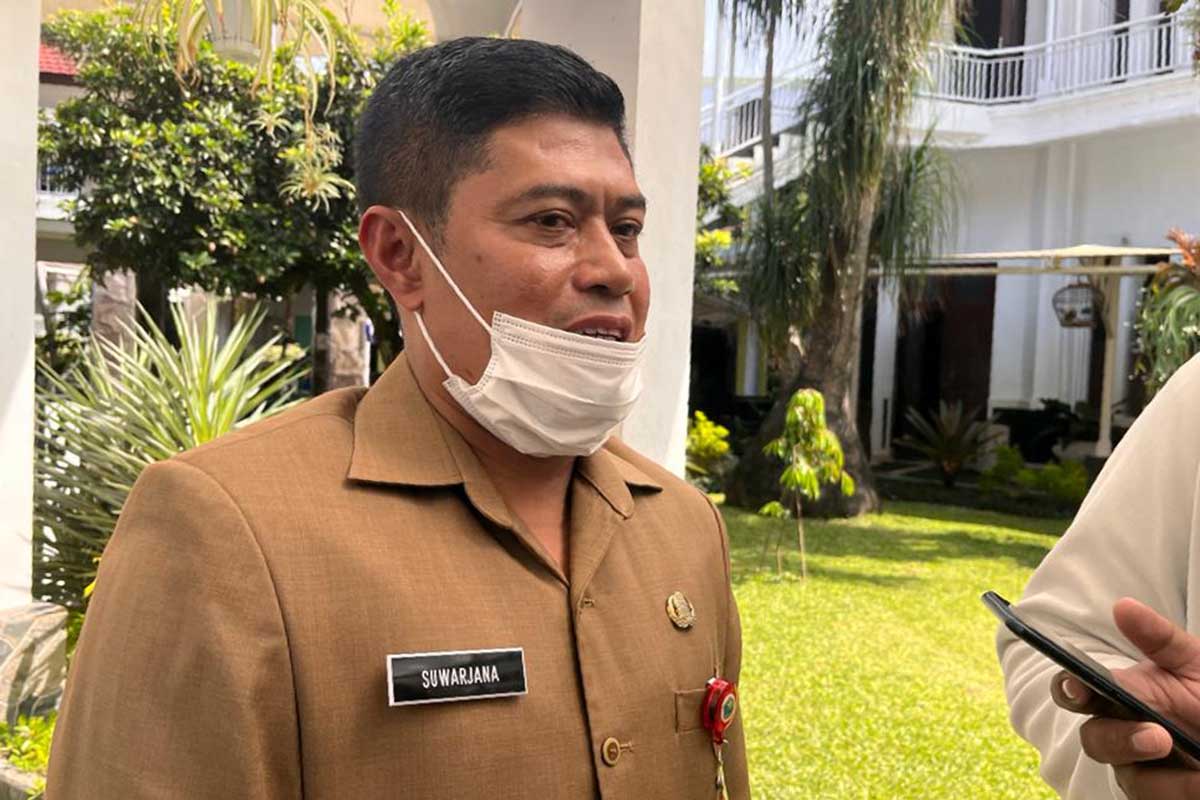Kepala Disdikbud Kota Malang, Suwarjana, saat menjawab pertanyaan awak media. (bim) - Libur Sekolah Telah Tiba, Disdikbud Anjurkan Tetap Taat Prokes