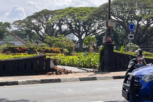 Kondisi terkini tembok pagar Bundaran Alun-Alun Tugu Kota Malang. (bim) - Penabrak Pagar Alun-Alun Tugu Kota Malang Dibebankan Biaya Perbaikan