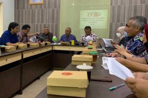 Korsupgah KPK, DPRD Kota Malang, dan Pemkot Malang membahas penyelesaian kerja sama terkait Pasar Blimbing di Kantor Diskopindag Kota Malang. (ist) - KPK Minta Pemkot Malang Evaluasi Kerjasama dengan PT KIS