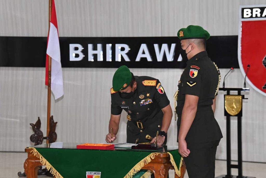 Pangdam V/Brawijaya Pimpin Acara Serah Terima Jabatan Beberapa Pejabat di Lingkungan Kodam V/Brawijaya