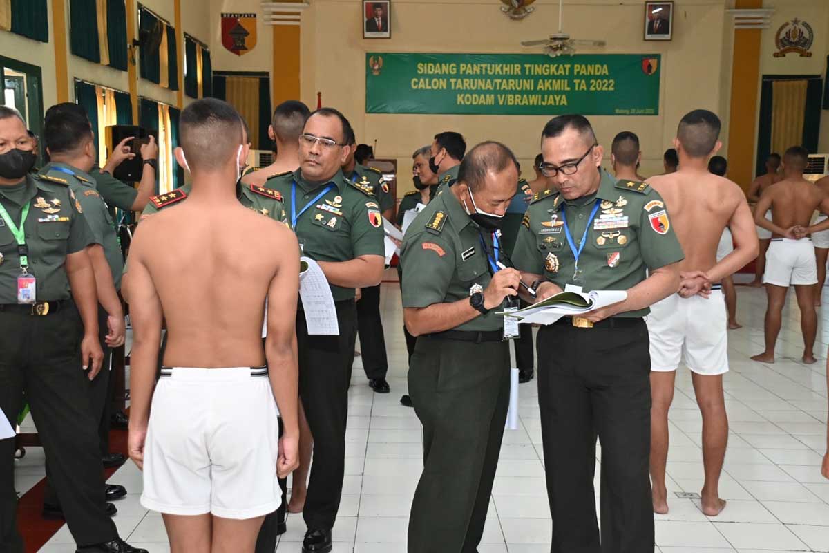 Pangdam V/Brawijaya Pimpin Sidang Pantukhir Tingkat Panda Calon Taruna/Taruni Akmil 2022
