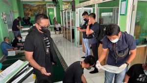Penggeledahan kantor Khilafatul Muslimin. (ist) - Polda Metro Jaya Ungkap Khilafatul Muslimin Buat NIW Pengganti KTP