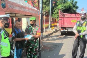 Petugas gabungan TNI-POLRI lakukan penyekatan di Pos Pam Martadinata. (ist) - TNI-POLRI Lakukan Penyekatan di Pos Pam Martadinata