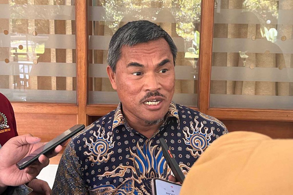 Wakil Rektor III UM, Dr Mu’arifin saat menjawab pertanyaan awak media. (bim) - Ciptakan Lingkungan Bebas Kekerasan Seksual, UM Bentuk Satgas PPKS