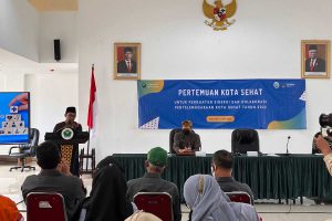 Wali Kota Malang, Sutiaji, saat memberikan arahan dalam pertemuan Kota Sehat. (bim) - Kuatkan Sinergi dan Kolaborasi, Menjadikan Kota Malang Sebagai Kota Sehat 2023