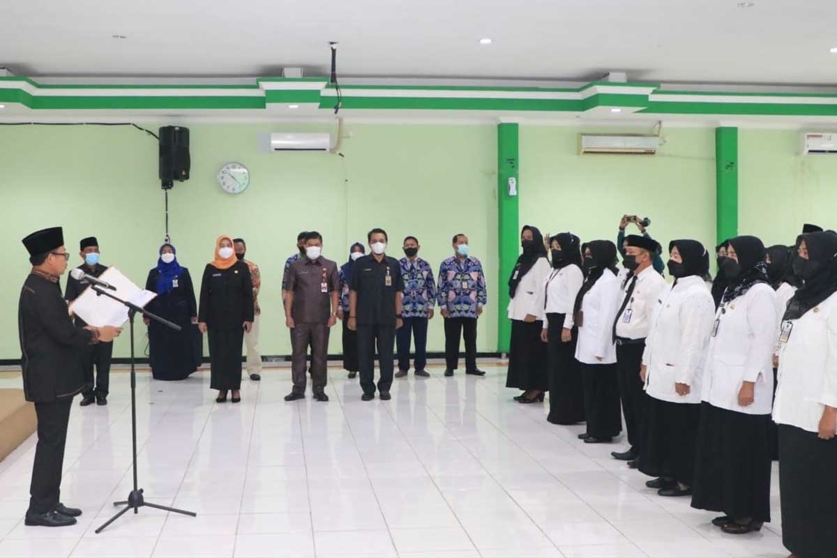Walikota Malang Sutiaji mengukuhkan 64 Kepala Sekolah dan Pengawas Sekolah. (ist) - Walikota Sutiaji Kukuhkan 64 Guru Jadi Kepala Sekolah dan Pengawas Sekolah