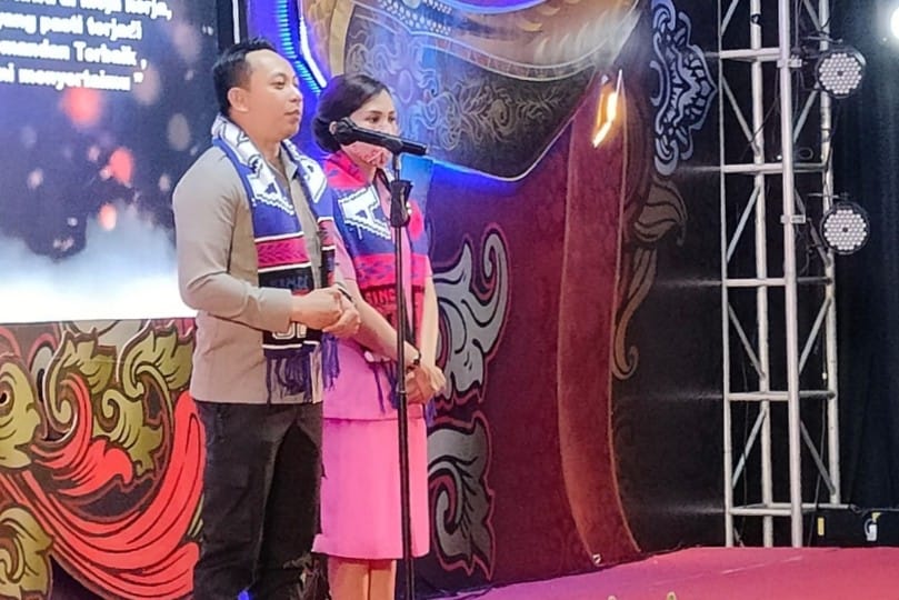 AKBP I Nyoman Yogi Hermawan saat memberikan sambutan perpisahan. (dik) - Pisah Sambut Kapolres Batu, Pemkot Batu Berikan Kesan dan Harapan