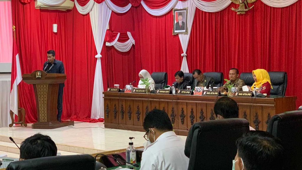 BERTEMU DPRD: Bupati Bojonegoro Anna Mu'awanah kembali bertemu DPRD setempat di sidang paripurna, Rabu (20/7/2022) untuk mematangkan pembahasan Raperda Dana Abadi Pendidikan Berkelanjutan - Matangkan Raperda Dana Abadi Pendidikan, DPRD Bojonegoro Bentuk Pansus