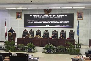 Fraksi PKB DPRD Kota Malang saat menyampaikan pandangan umum tentang Rencana KUA-PPS Kota Malang 2023. (bim) - DPRD Masih Persoalkan Empat Masalah Klasik Pemkot Malang