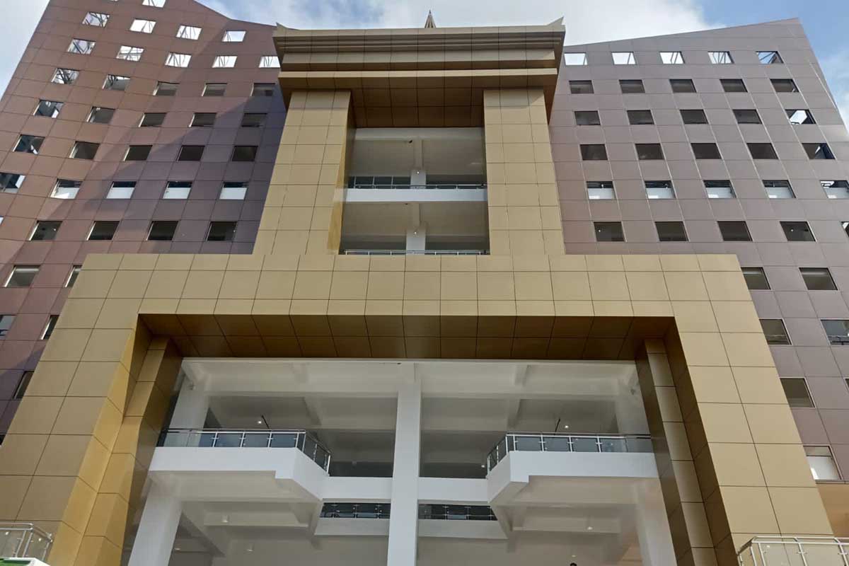 Gedung MCC, yang sebentar lagi akan selesai dibangun. (bim) - DPUPRPKP Berikan Waktu Seminggu Bongkar Kabel di Depan MCC