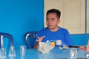 Gus Sentot saat diwawancarai oleh sejumlah media. (ful) - Gus Sentot Ikut Uri-uri Budaya Leluhur