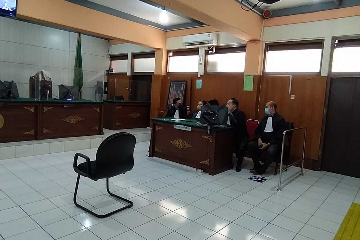 Jaksa penuntut umum (JPU) dari Kejari Kota Batu saat persidangan kasus kekerasan seksual dengan terdakwa JE - Kasus Kekerasan Seksual, Bos SPI Dituntut 15 Tahun Penjara