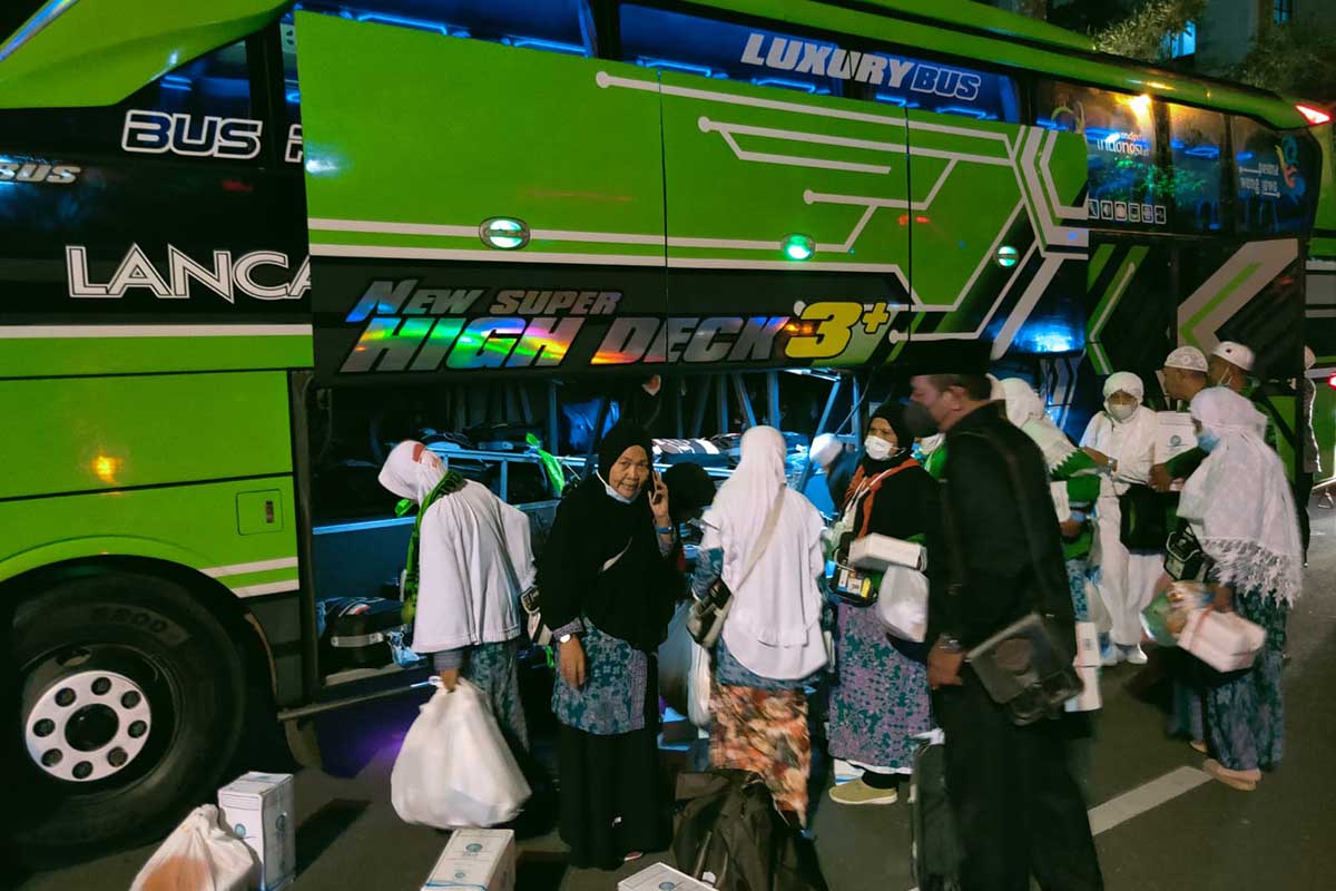 Jemaah Haji Kloter 2 Asal Bojonegoro Tiba di Pendopo Malowopati