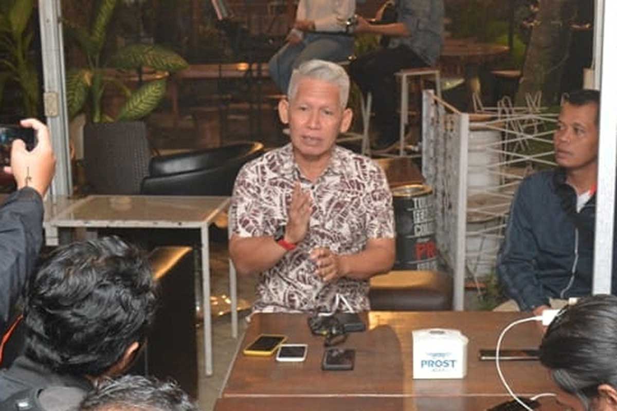 Kalapas Kelas I Malang, Heri Azhari Bc IP SSos, menjawab pertanyaan awak media. (rhd) - Lapas Kelas 1 Malang Bakal Buka Layanan Kunjungan Tatap Muka Langsung