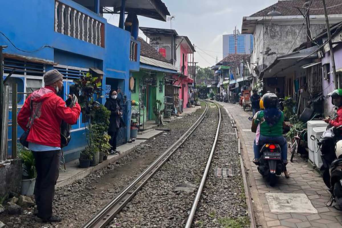Kawasan rel kereta api, yang direncanakan oleh PT KAI akan disterilkan. (bim) - Timeline Sterilisasi Rel KA Kotalama-Jagalan Diundur Agustus
