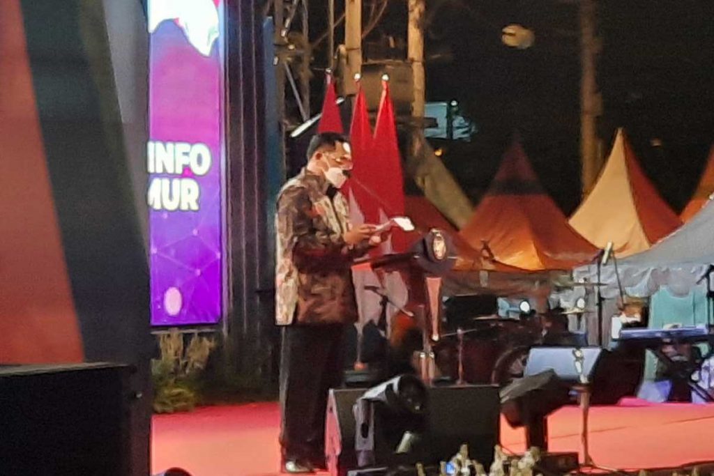 Kepala Dinas Kominfo Jatim saat memberikan laporan. (dik) - Kota Batu Tuan Rumah Jatim Kominfo Festival 2022