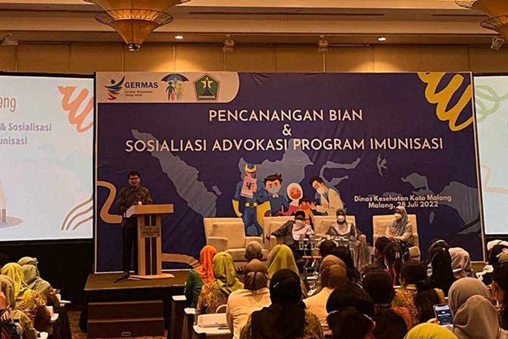Kepala Dinkes Kota Malang, Husnul Muarif, saat memberikan laporan kegiatan. (bim) - Pemkot Sasar 39.971 Anak di Kota Malang dalam Pelaksanaan BIAN 2022