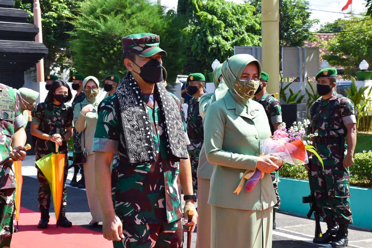 Pangdam V/Brawijaya Bersama Ketua Persit KCK PD V/Brawijaya Melaksanakan Kunjungan Kerja ke Kodim 0825/Banyuwangi