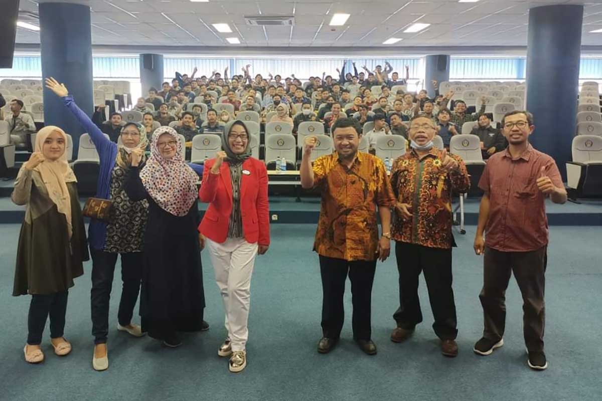 Para pemateri bersama mahasiswa peserta workshop. (ist) - Prodi D-IV TMPP Polinema Bekali Mahasiswa dengan Soft Skill Dunia Kerja
