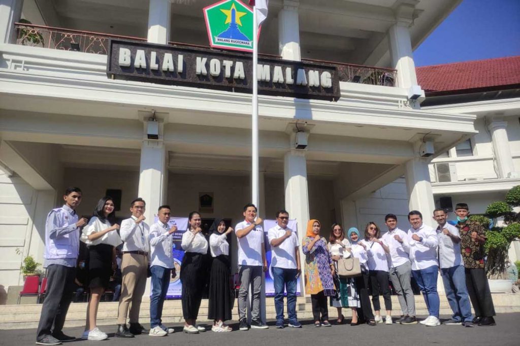 Para pimpinan dan jajaran BPF Malang bersama Pemkot Malang. (rhd) - Bentuk Syukur Prestasi Terbaik, Kali Ketiga BPF Malang Bagikan Hewan Kurban