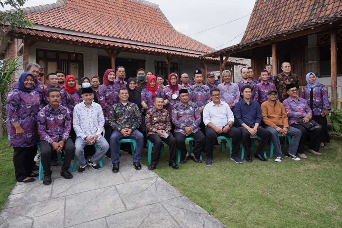 Pengurus PPDI Kota Batu bersama Wawali Batu dan Ketua Komisi C DPRD Kota Batu. (ist) - PPDI, Wadah Meningkatkan Kerjasama Antar Desa