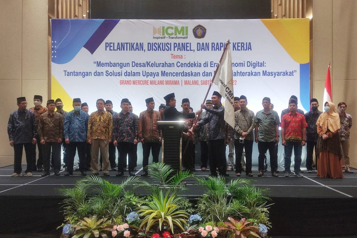 penyerahan pataka icmi orda kota malang
