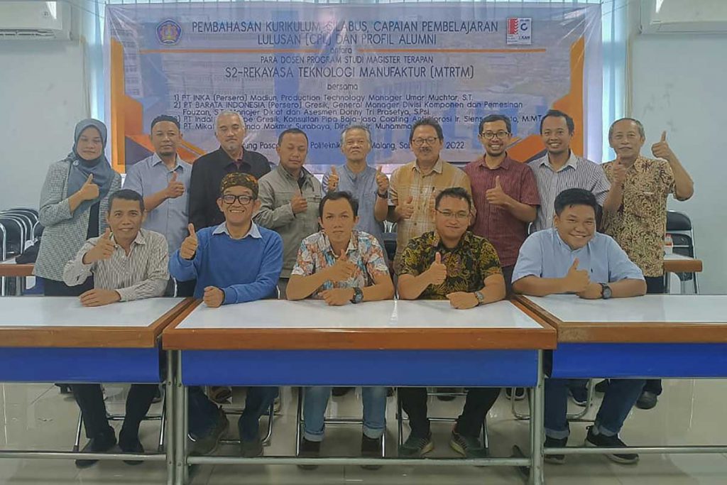 Peserta workshop bersama 4 pemateri mitra kerjasama Polinema. (ist) - Capai Link and Match, JTM Gelar Workshop Kurikulum S-2 MTRTM