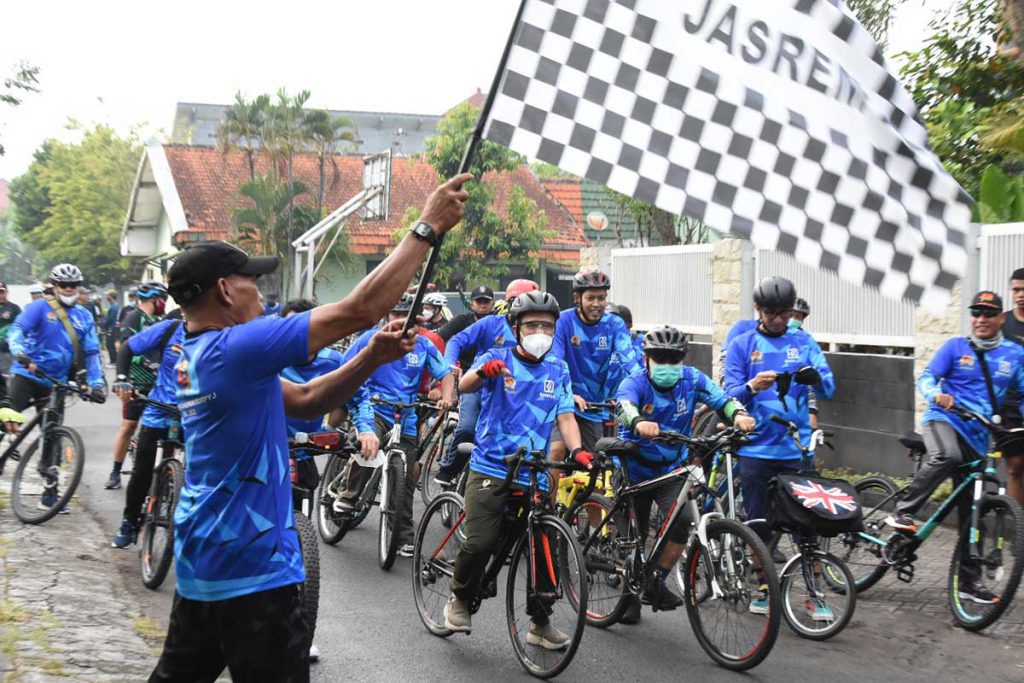 HUT: Rangkaian kegiatan digelar dalam rangka HUT 74 Korem 082/CPYJ, diantaranya gowes yang diawali dari Panti PAPP, Kota Mojokerto, Jawa Timur, Minggu (17/7/2022) pagi - Danrem Minta Semua Pihak Berkoordinasi Hadapi Tugas - HUT Korem 082/CPYJ
