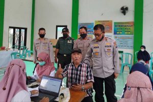 Salah satu warga skrining vaksinasi dosis 3 booster Pfizer. (ist) - 80 Warga Kotalama Suntik Vaksinasi Dosis 3 Booster Pfizer