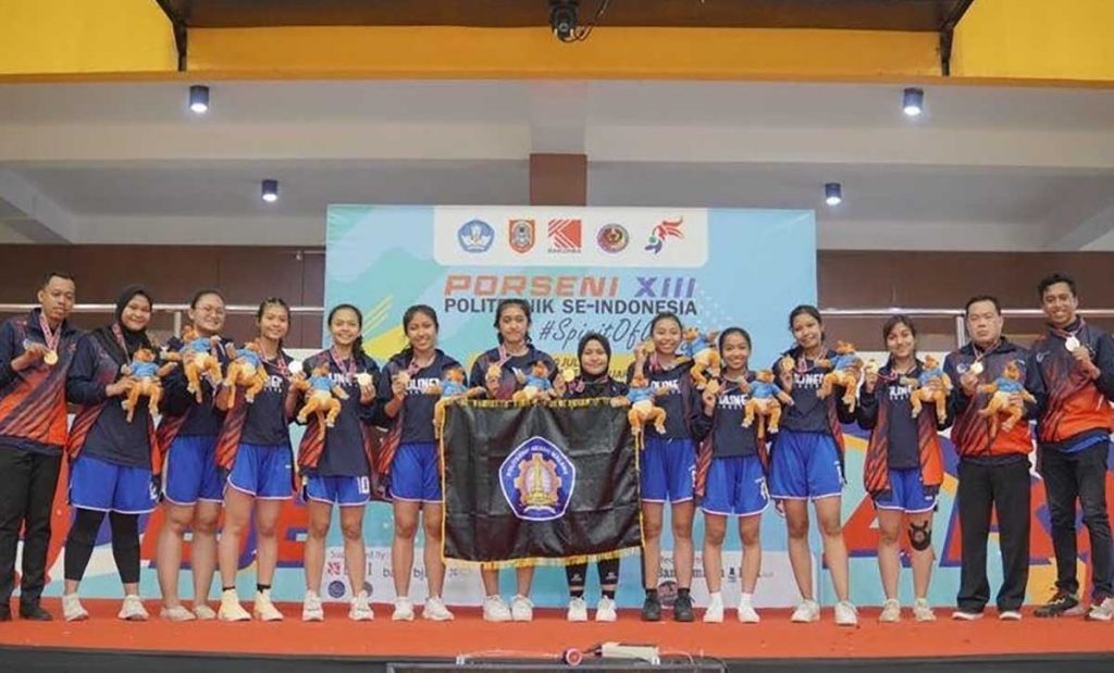 Tim atlet dan ofisial Polinema gabungan cabor. (ist) - Dulang 37 Medali, Polinema Peringkat 3 Porseni XIII Politeknik se-Indonesia