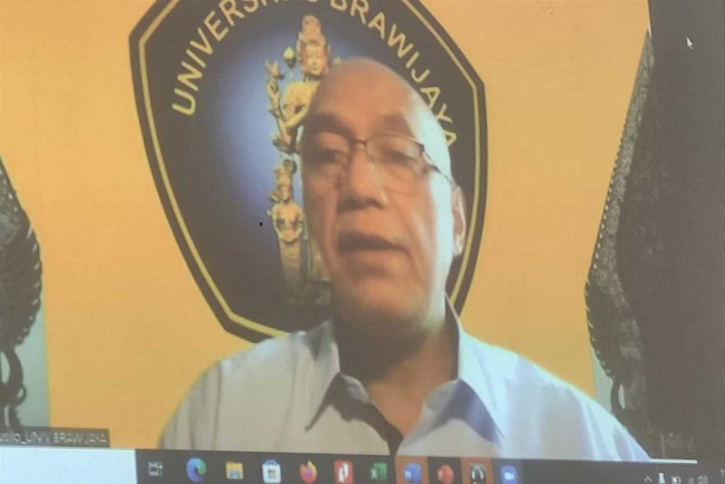 Wakil Rektor 5 UB Bidang Riset dan Inovasi, Dr Ir Bambang Susilo MSc Agr, melalui zoom. (rhd) - Kemendikbudristek Kucurkan Matching Fund Rp11,7 Miliar pada 23 Tim Dosen UB